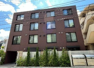 【外観】 | 鉄筋コンクリート造のがっちりとした建物。