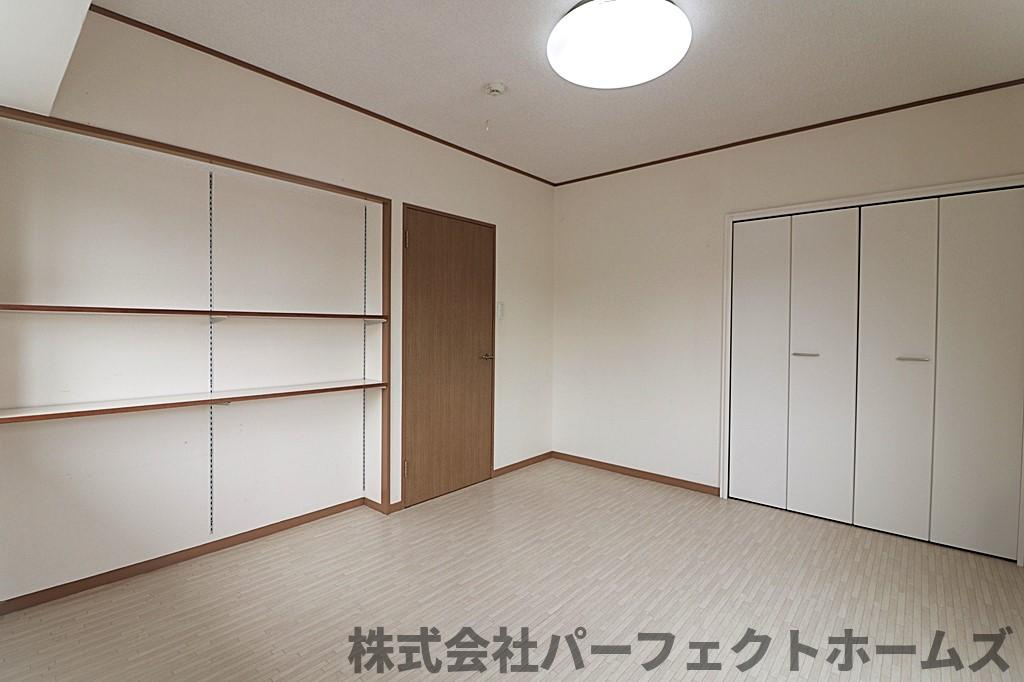 星和菊ヶ丘ハイツの洋室|落ち着いた色調の洋室です