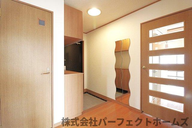 星和菊丘ハイツの玄関|明るい玄関です