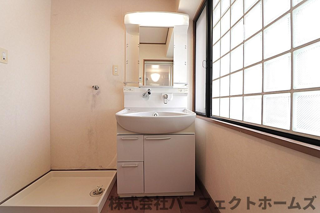 星和菊丘ハイツの洗面所|使いやすい洗面所です