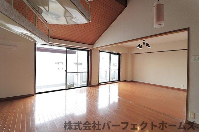 星和菊丘ハイツの居間・リビング|居間です