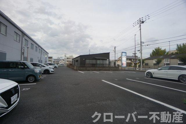 メゾンプロスペールの駐車場