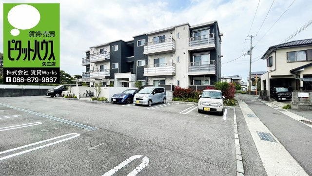 レフィシア安宅の外観