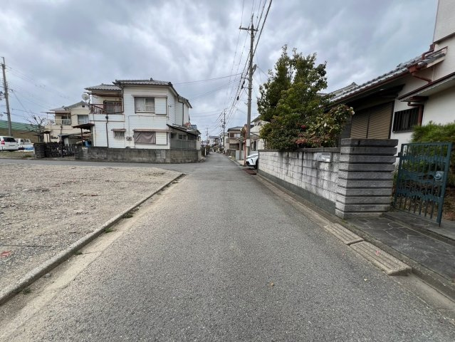 和歌山市園部・中古戸建・54667の前面道路含む現地写真
