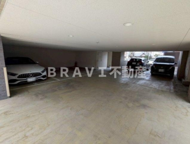 Gran Le Ciel BRAVI不動産の駐車場