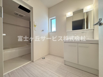 【脱衣所】 | 静岡市清水区横砂南町 5期 新築一戸建て 2号棟 | 脱衣場です