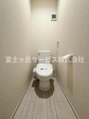 【トイレ】 | 静岡市清水区横砂南町 5期 新築一戸建て 2号棟 | 1Fトイレです
2Fにも同タイプのトイレがあります