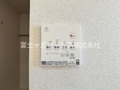 【冷暖房・空調設備】 | 静岡市清水区横砂南町 5期 新築一戸建て 2号棟 | 浴室乾燥暖房機がついています