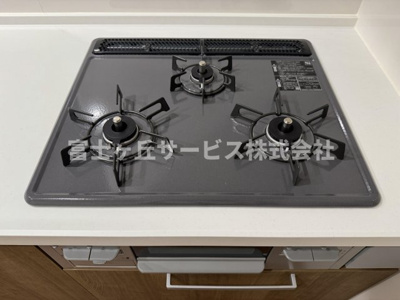 【その他】 | 静岡市清水区横砂南町 5期 新築一戸建て 2号棟 | 3口コンロがあります