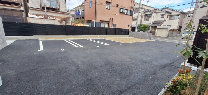 パサログランデ上野芝 の駐車場