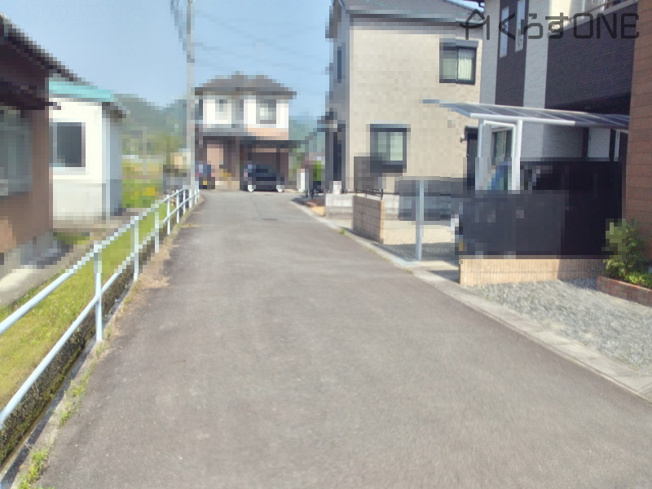 【前面道路含む現地写真】 | 姫路市香寺町犬飼／中古戸建