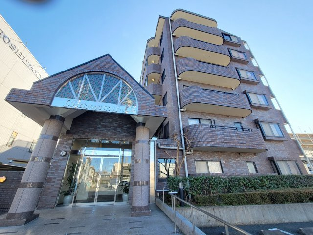 シャルマン６の外観