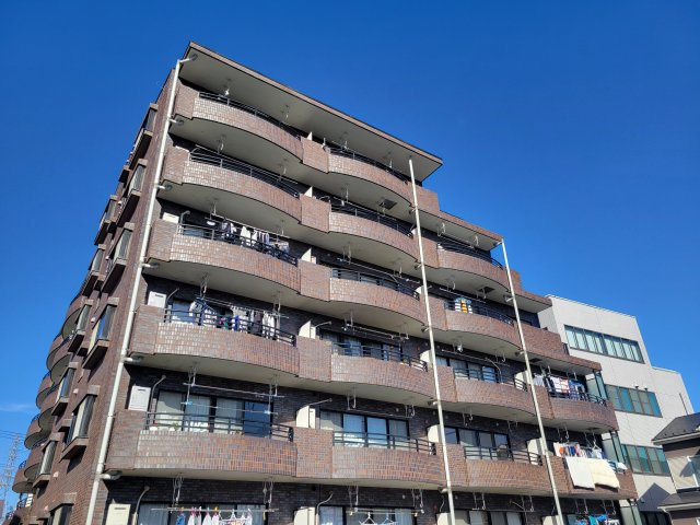 シャルマン６の外観