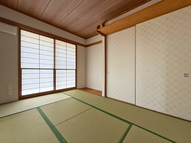 仙台市泉区南中山1丁目　中古戸建の和室|和の雰囲気を活かした和室♪奥行きと高さのある押し入れ収納付きで、シーズンオフの布団もスッキリ仕舞える◎