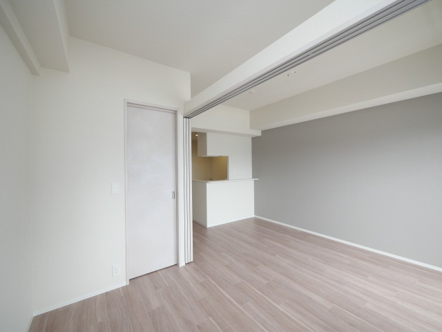 コンフォリア・リブ新大阪西宮原ソルテラスの洋室