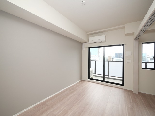 コンフォリア・リブ新大阪西宮原ソルテラスの居間・リビング