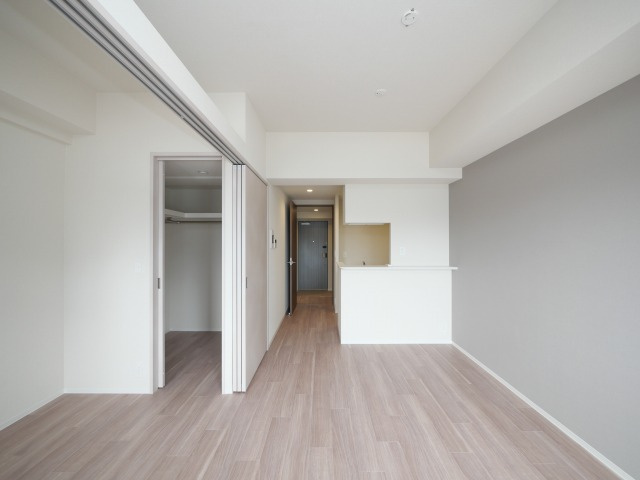 コンフォリア・リブ新大阪西宮原ソルテラスの居間・リビング