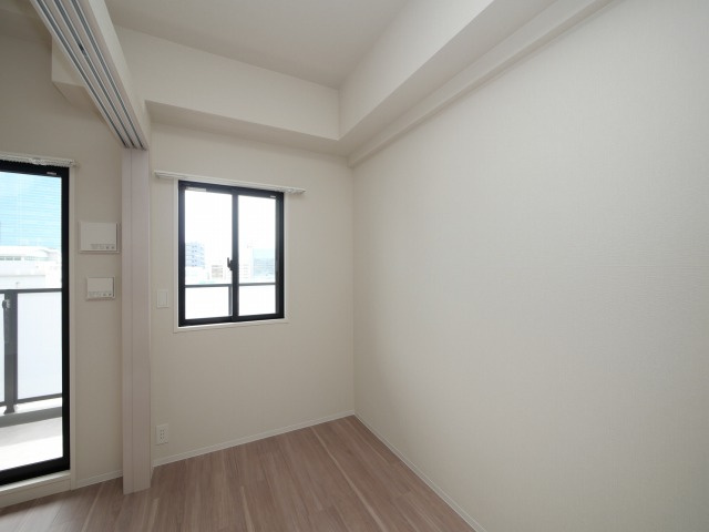 コンフォリア・リブ新大阪西宮原ソルテラスの洋室