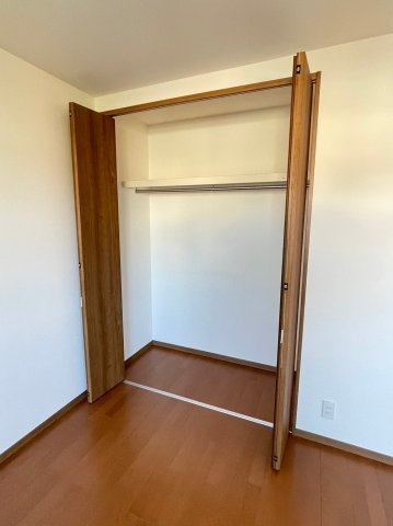 富田林市久野喜台一丁目・収益物件の収納