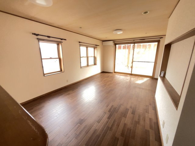 【居間・リビング】 | 邑楽郡大泉町寄木戸　中古戸建