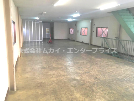 高井田西　貸倉庫