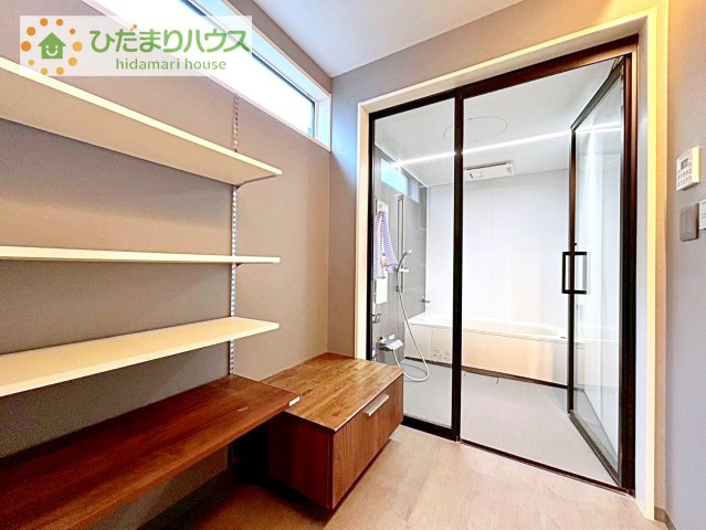【収納】 | つくば市大角豆　中古戸建 | ゆったりとした洗面所には物入れを完備！タオルや洗剤をしまえます(^^)/