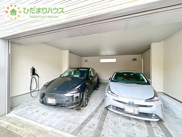 【駐車場】 | つくば市大角豆　中古戸建 | 綺麗に車を使いたいという方や自動車好きの方に！日差しや雨から守るガレージ！