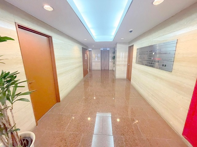 レクシア西中島Ⅲのエントランス