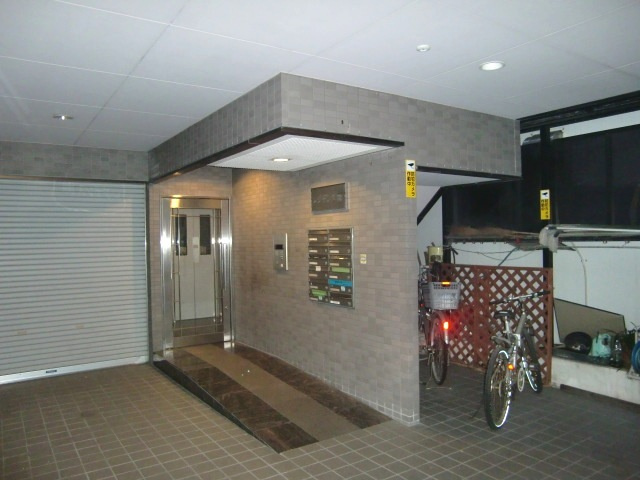 レジデンス灘のエントランス