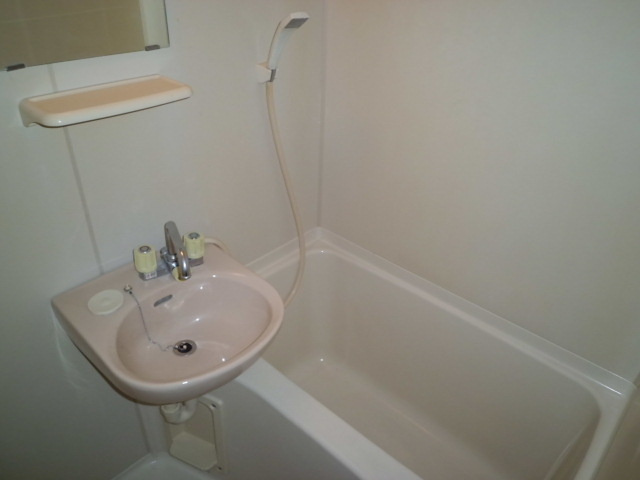 レジデンス灘の浴室