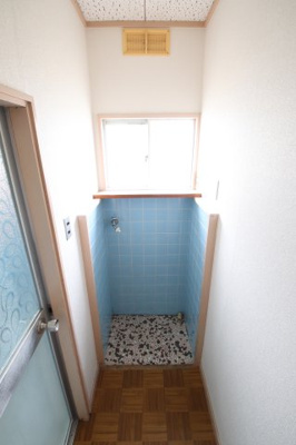 【設備】 | 河内長野市楠ケ丘5-5戸建 | 室内洗濯機置場