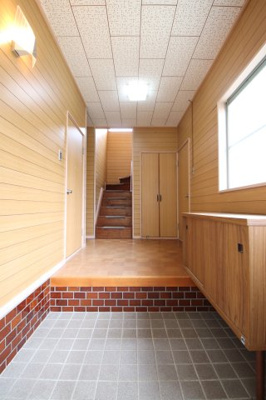 【玄関】 | 河内長野市楠ケ丘5-5戸建