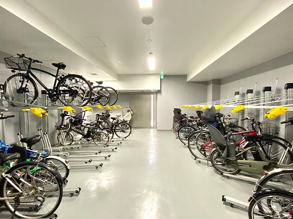 プレミスト六番町の駐輪場