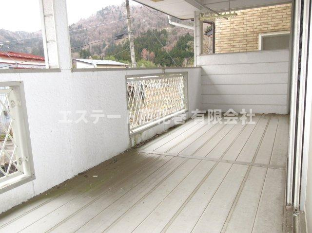 湯口洗沢　土地建物のバルコニー