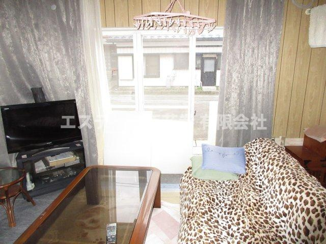 湯口洗沢　土地建物の居間・リビング