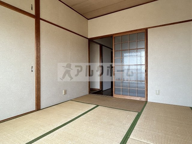 玉手山ハイツ3号館の和室|玉手山ハイツ3号館