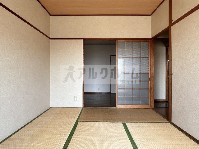 玉手山ハイツ3号館の和室|玉手山ハイツ3号館