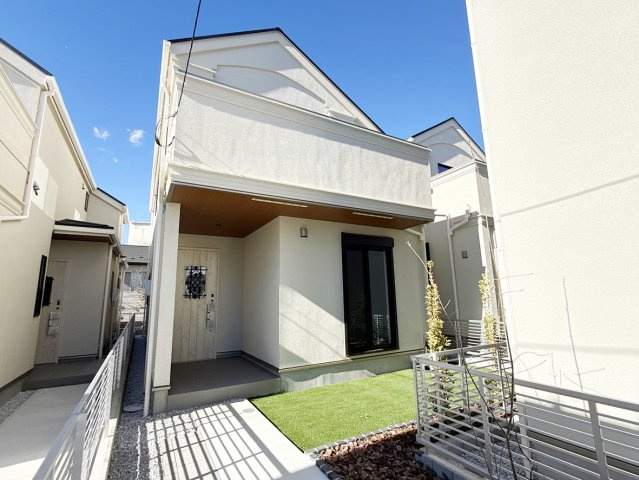 自然環境と都市機能が調和した住み心地の良い街　上白根町　新築戸建　全3棟