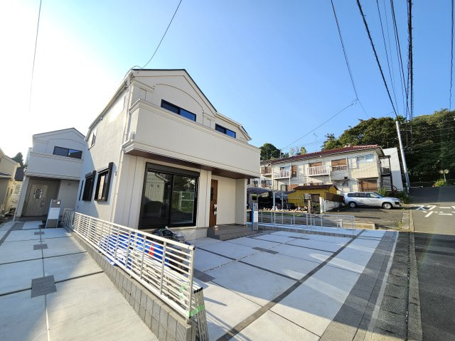 自然環境と都市機能が調和した心地の良い街　上白根町　新築戸建　全3棟