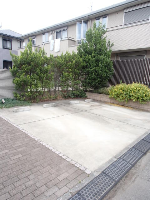 リトルプールＢの駐車場|★敷地内駐車場（要空確認）★