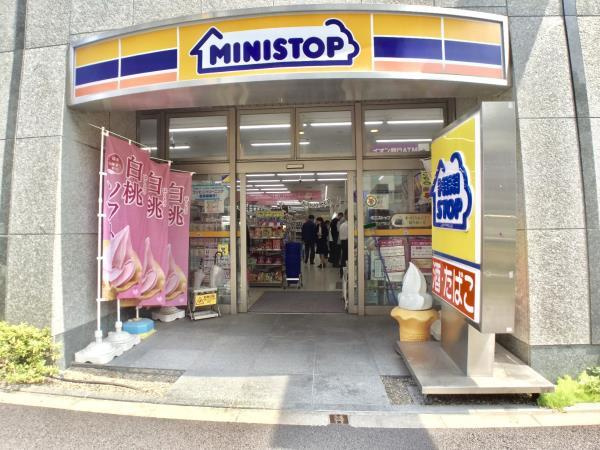 クレールメゾン左門町の周辺|コンビニ