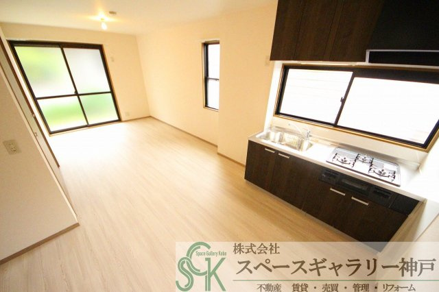 ファミール王塚台の居間・リビング|※お部屋により仕様が異なる可能性があります。