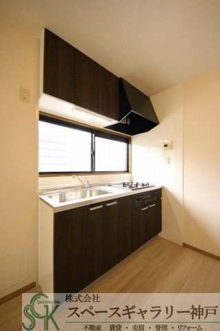 ファミール王塚台のキッチン|※お部屋により仕様が異なる可能性があります。