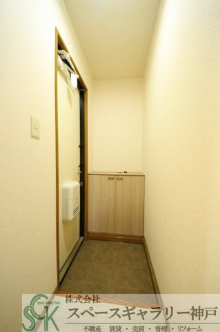 ファミール王塚台の玄関|※お部屋により仕様が異なる可能性があります。