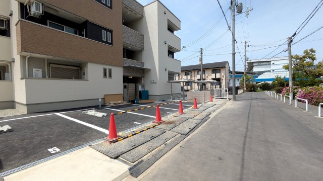 【駐車場】