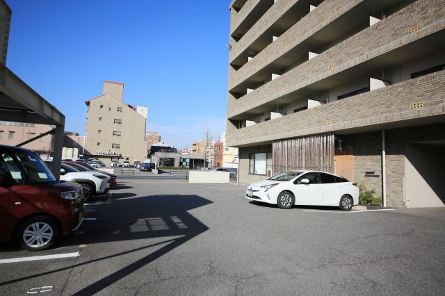 ＡＣＣＥＳＳ２８の駐車場