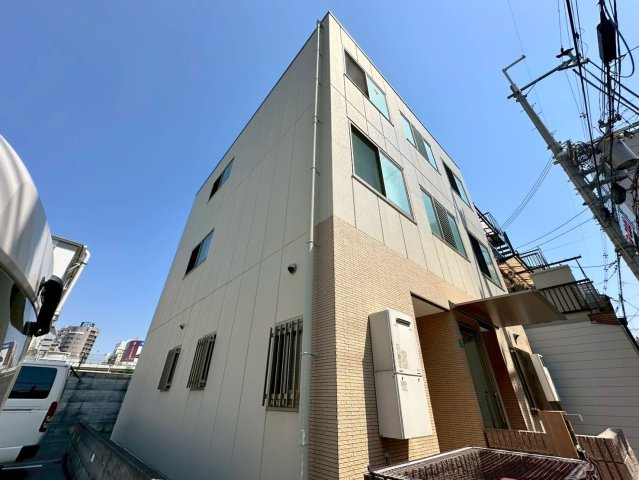 FC　HOUSE　西中島の外観