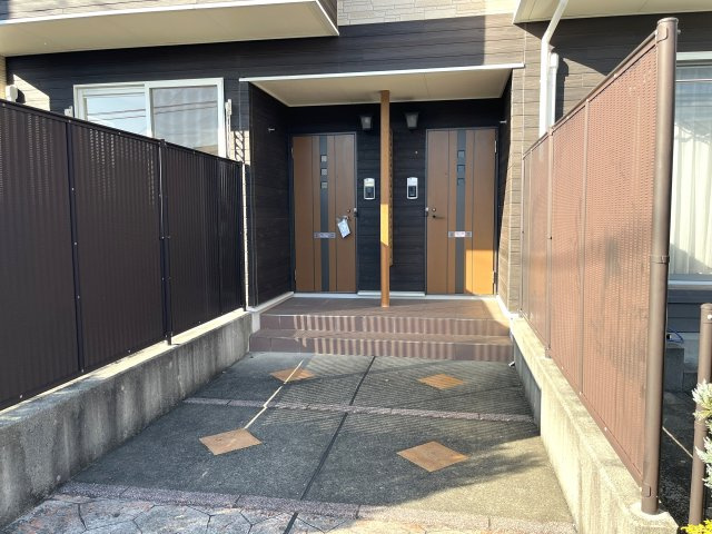 シャルマンハイツのエントランス