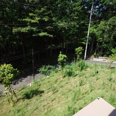 箱根町宮城野戸建の展望|前面道路が一段下がっているので目線も気になりません