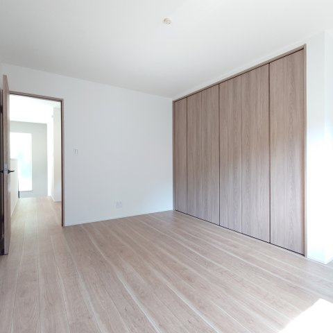 箱根町宮城野戸建の洋室|セカンドベッドルームもセカンドと言うにはもったいないほどの空間です